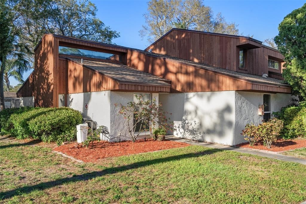 2068 SUNSET POINT ROAD UNIT 105 CLEARWATER, FL 33765