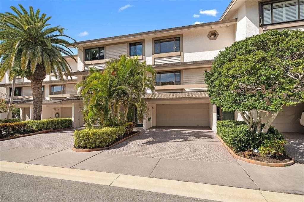 144 MARINA DEL REY COURT CLEARWATER, FL 33767