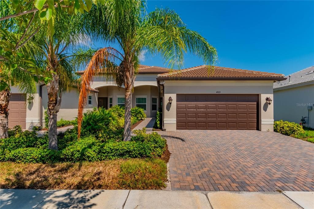 4705 AVILA LAKES DRIVE WIMAUMA, FL 33598