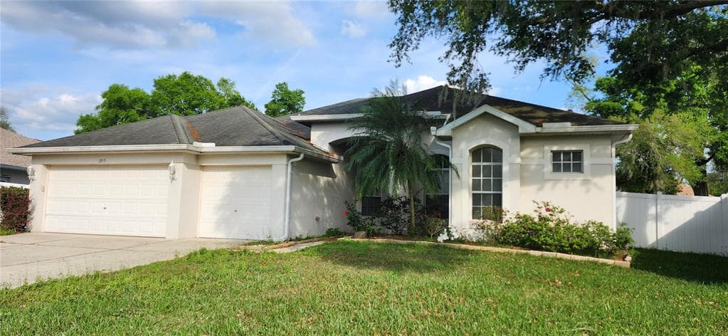 2019 RUTHERFORD DRIVE DOVER, FL 33527