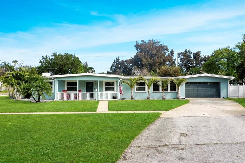 205 81ST AVENUE NE ST PETERSBURG, FL 33702