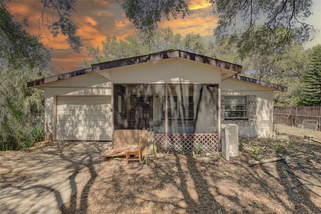 404 3RD AVENUE NE LARGO, FL 33770