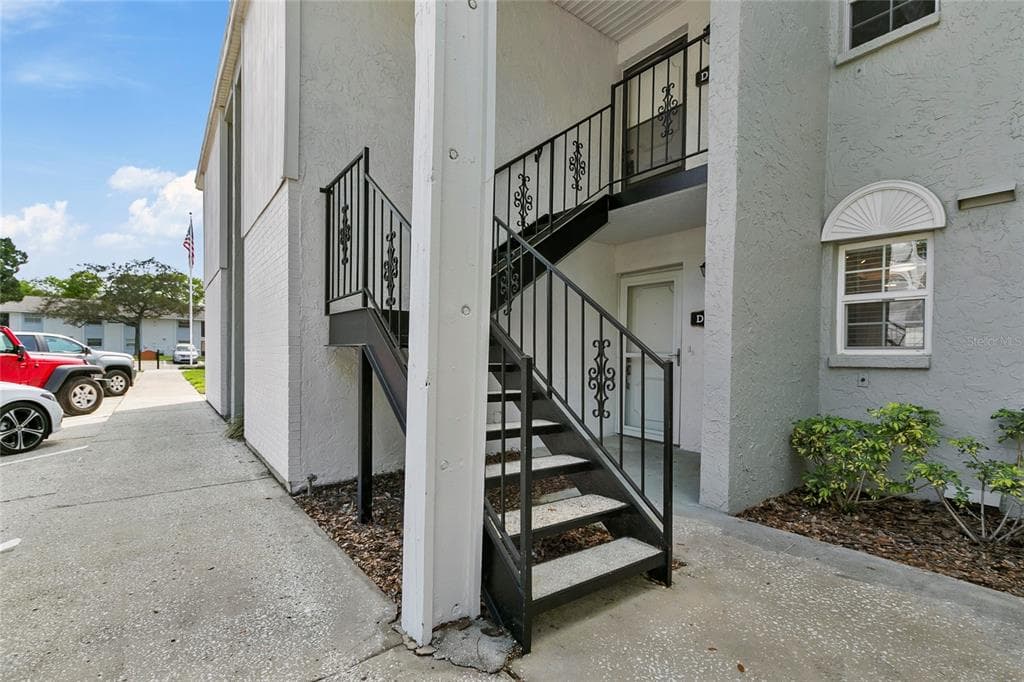 3807 N OAK DRIVE UNIT D21 TAMPA, FL 33611