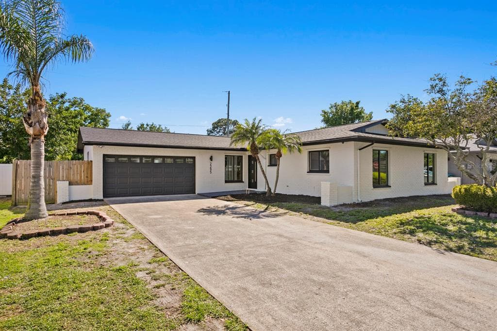 2295 REPUBLIC DR DUNEDIN, FL 34698