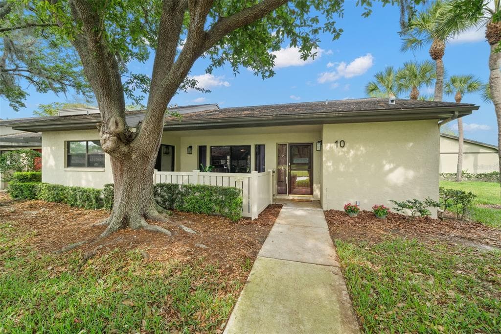 10 THOMAS LANE OLDSMAR, FL 34677