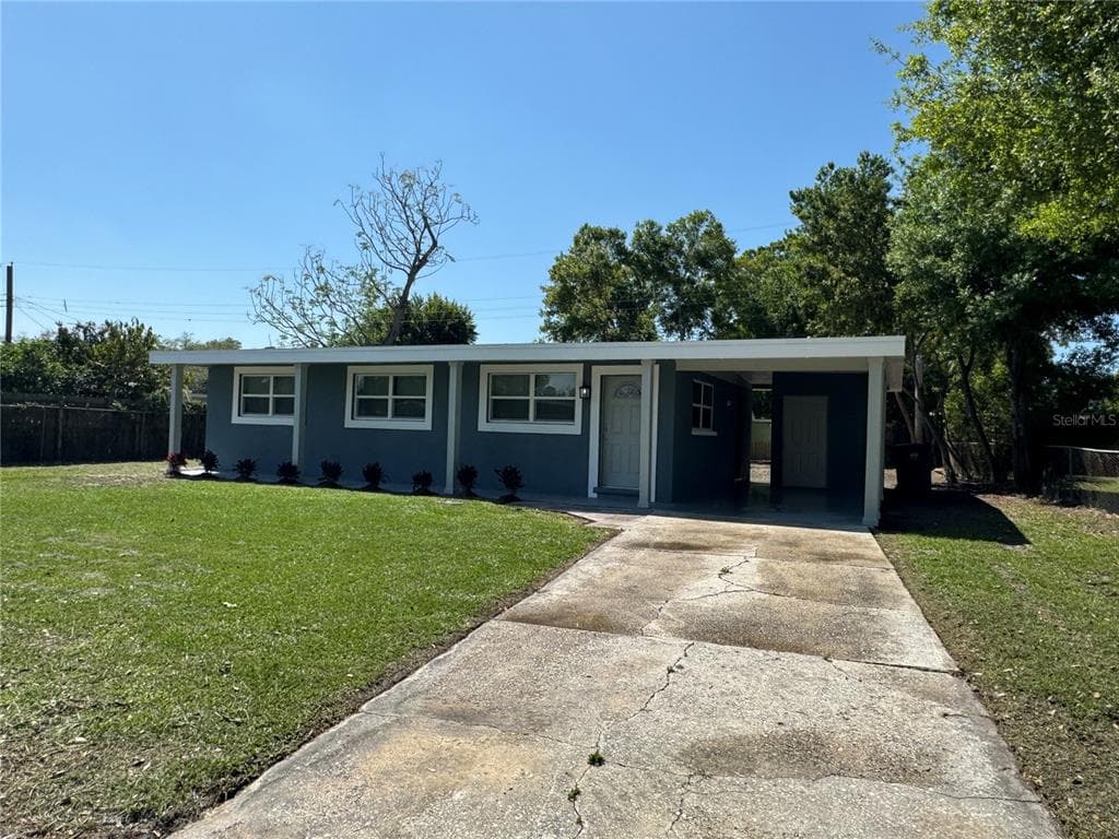 1537 LANCELOT LOOP TAMPA, FL 33619
