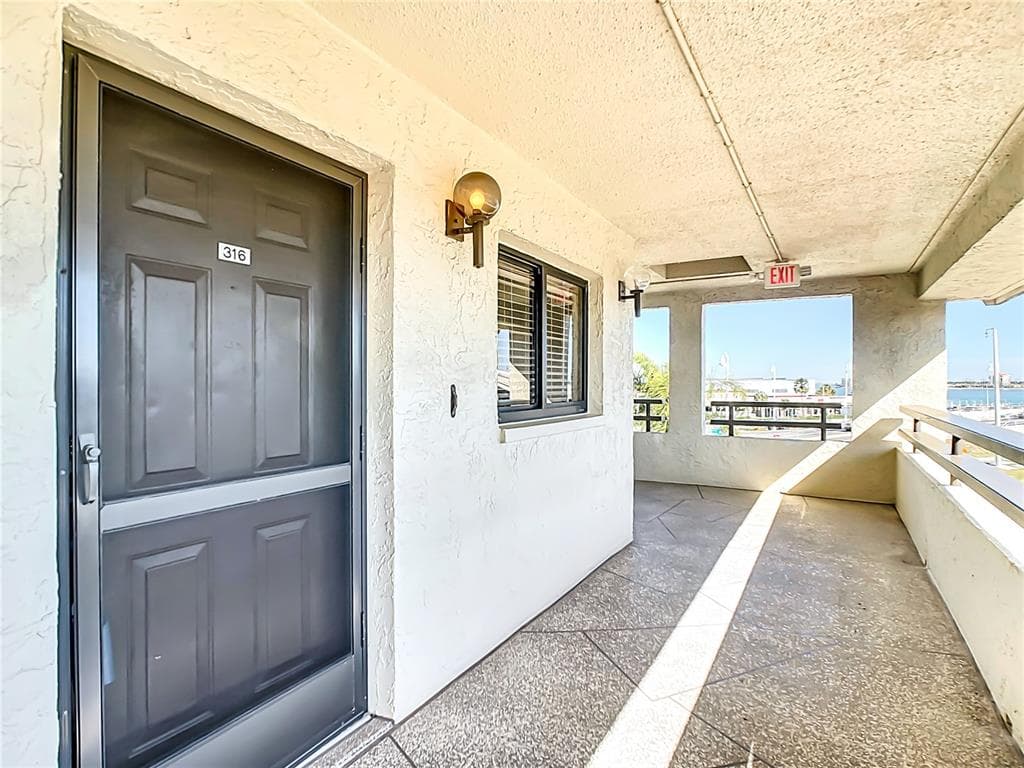 106 1ST STREET E UNIT 316 TIERRA VERDE, FL 33715