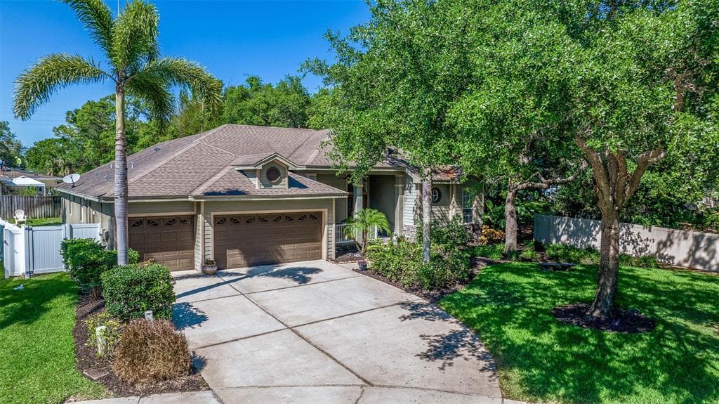 303 CHARLESTON AVENUE CRYSTAL BEACH, FL 34681