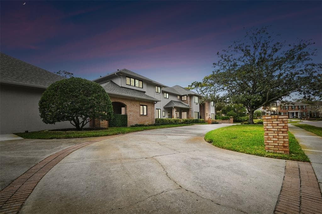 2964 EAGLE ESTATES CIRCLE E CLEARWATER, FL 33761
