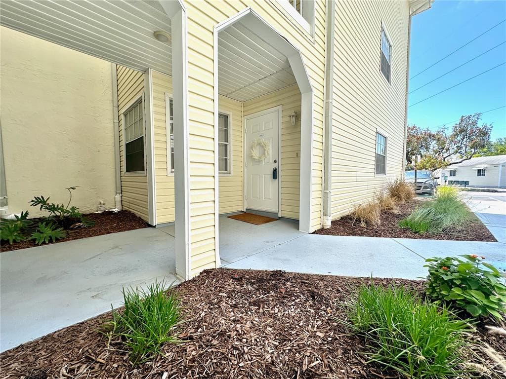 6908 STONESTHROW CIRCLE N UNIT 10110 ST PETERSBURG, FL 33710
