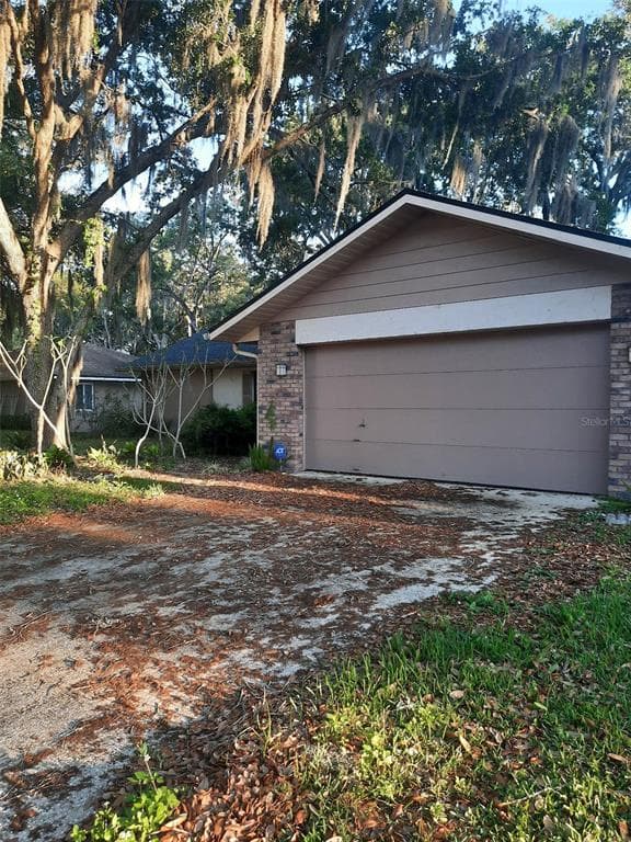 1105 RIFLECREST AVENUE VALRICO, FL 33594