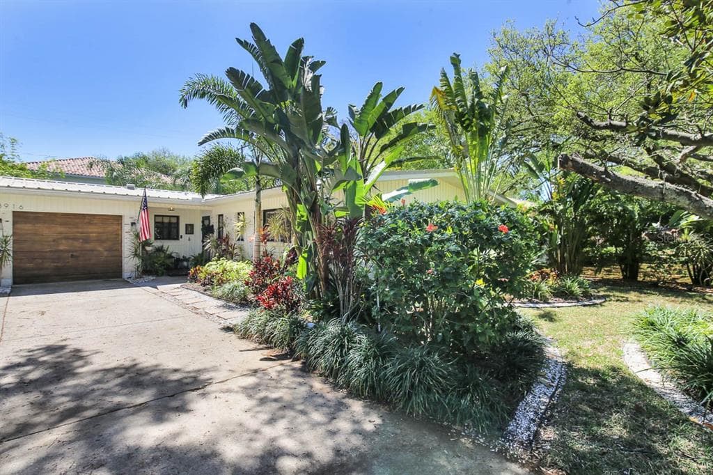 3916 W EL PRADO BOULEVARD TAMPA, FL 33629