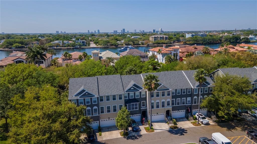 1539 PLEASANT HARBOUR WAY TAMPA, FL 33602