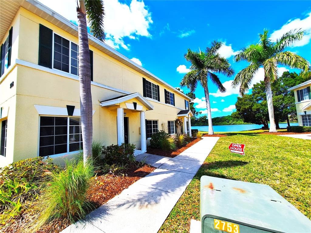 238 CAPE HARBOUR LOOP UNIT 107 BRADENTON, FL 34212