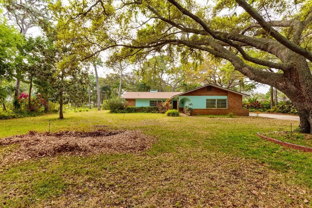 13366 108TH AVENUE LARGO, FL 33774