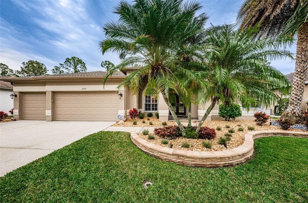 2207 WARWICK DRIVE OLDSMAR, FL 34677