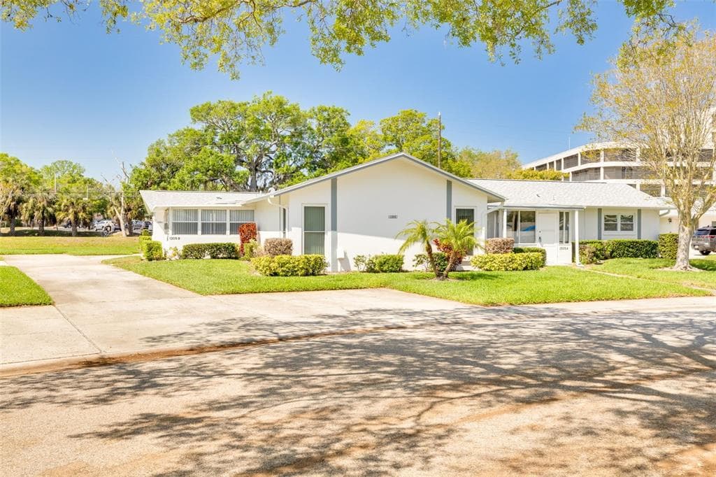 1305 WHITEBRIDGE DRIVE UNIT C PALM HARBOR, FL 34684
