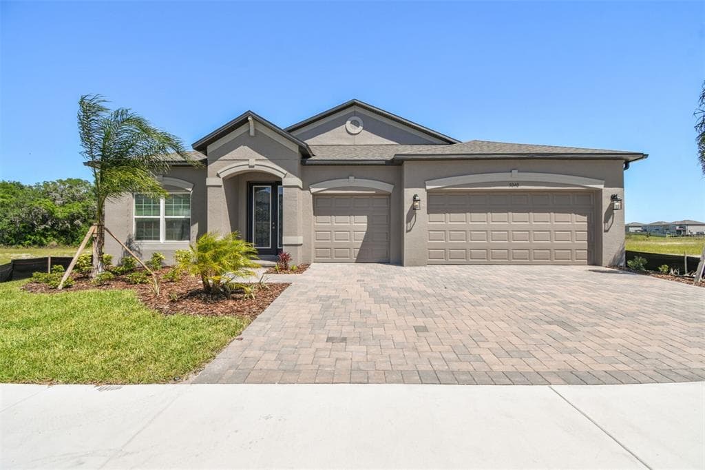 5040 BROMELIAD AVENUE WIMAUMA, FL 33598