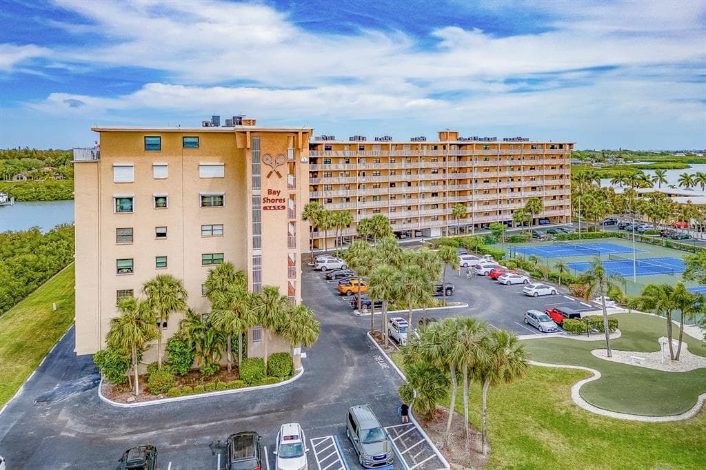 19451 GULF BOULEVARD UNIT 604 INDIAN SHORES, FL 33785