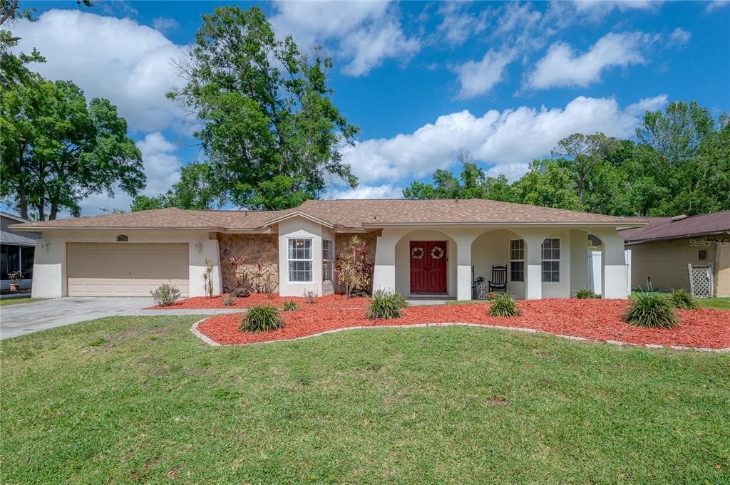 9033 HOGANS BEND TAMPA, FL 33647