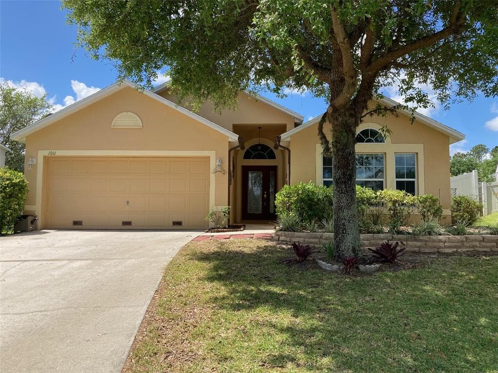 1011 SUSAN DRIVE LAKE WALES, FL 33853