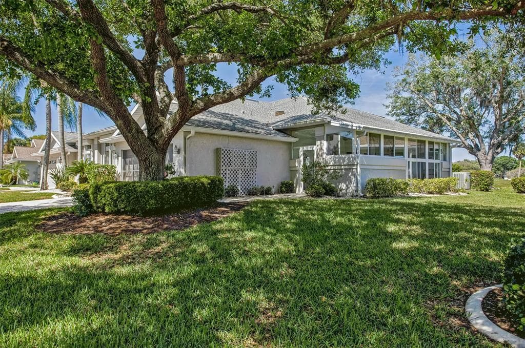 747 MASTERPIECE DRIVE SUN CITY CENTER, FL 33573