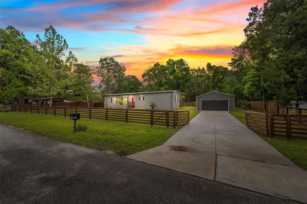 132 ESTATES AVENUE BROOKSVILLE, FL 34601