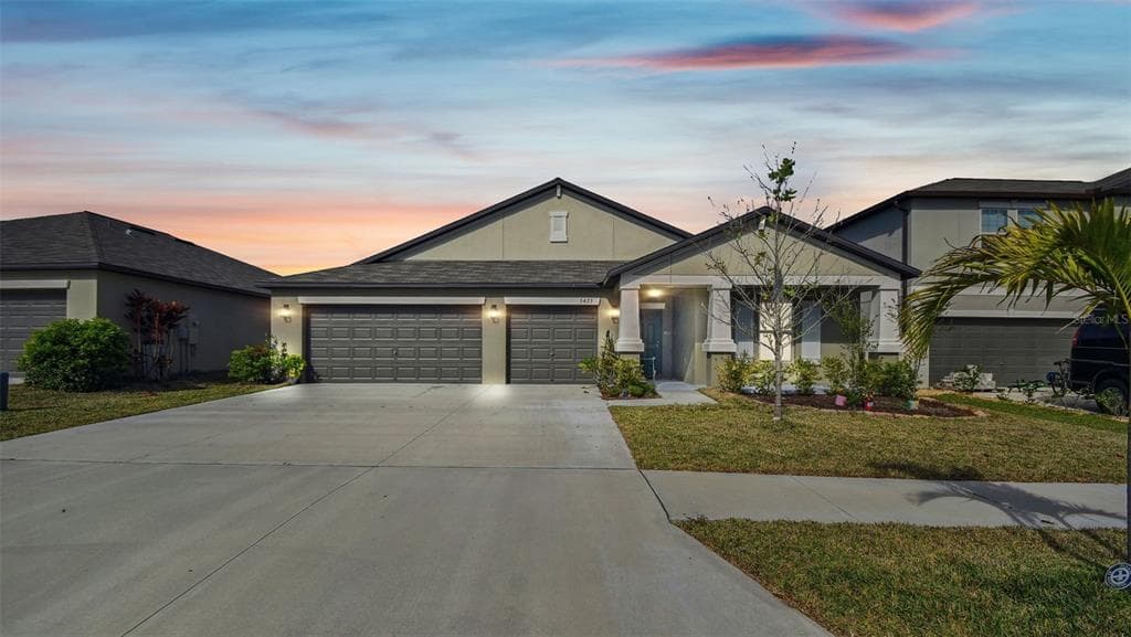 5425 LESLIE CANYON DRIVE