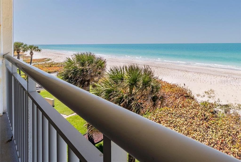 2900 GULF BOULEVARD UNIT 301 BELLEAIR BEACH, FL 33786