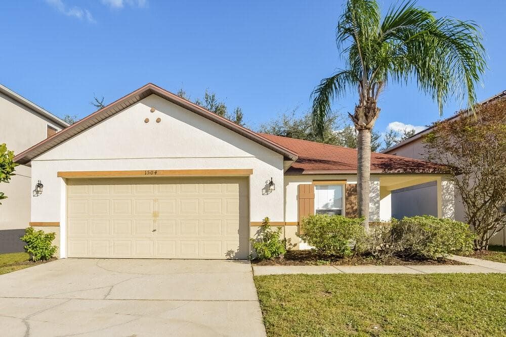 1504 BLUE SKY WAY CLERMONT, FL 34714