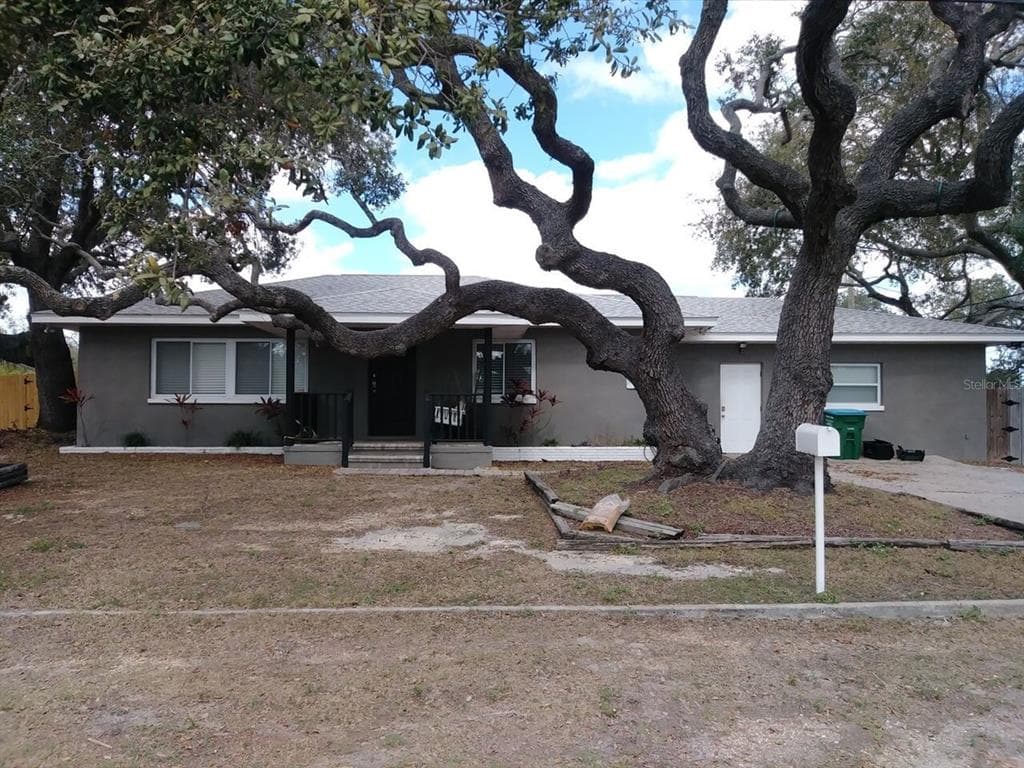 10719 CHEROKEE DRIVE ST PETERSBURG, FL 33708