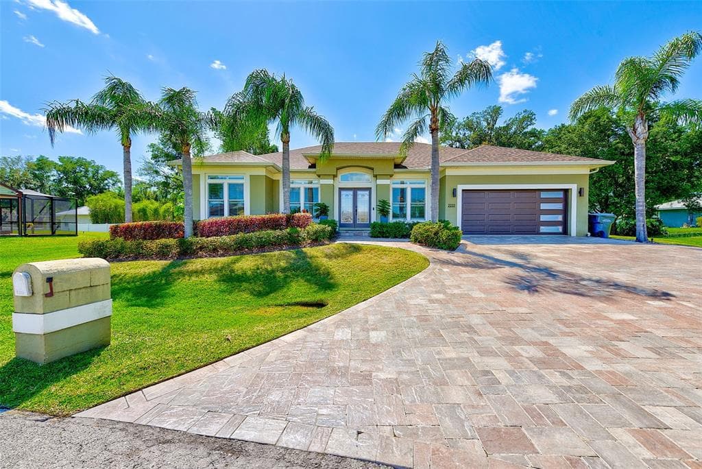 2222 VELVET WAY LAKELAND, FL 33811