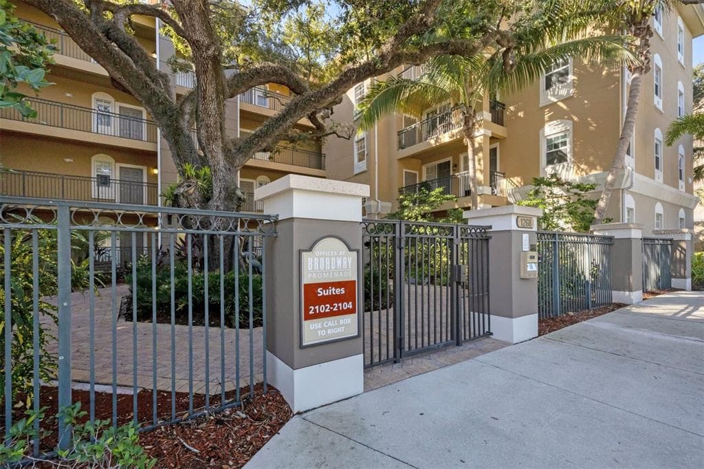 1268 11TH STREET UNIT 2302 SARASOTA, FL 34236
