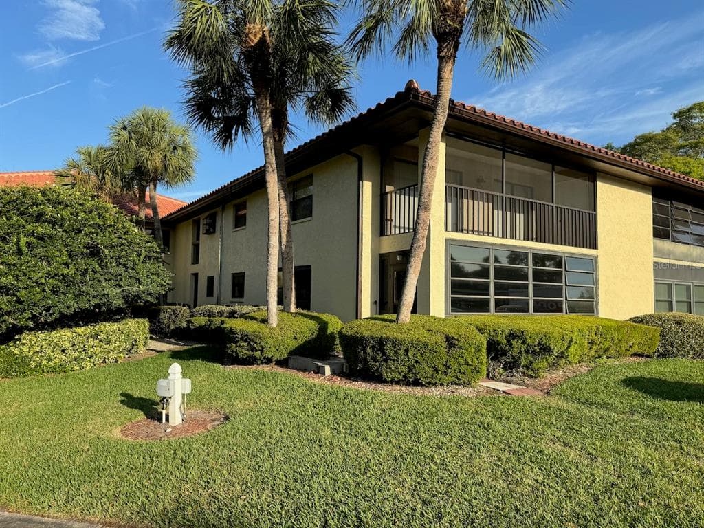 1002 HAMMOCK PINE BOULEVARD UNIT 1002 CLEARWATER, FL 33761
