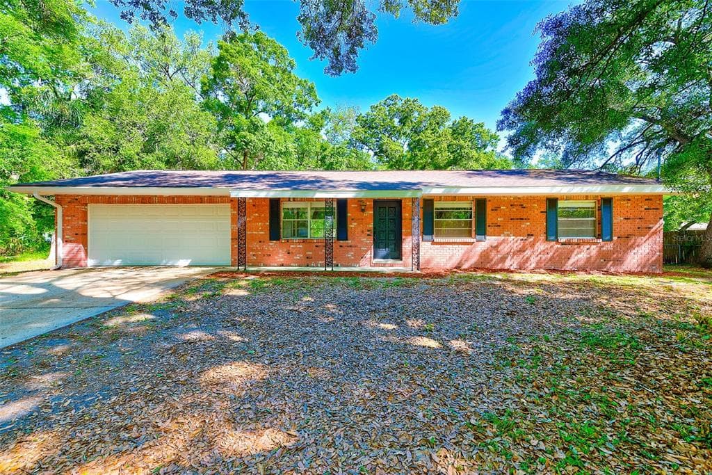 7618 32ND AVENUE S TAMPA, FL 33619