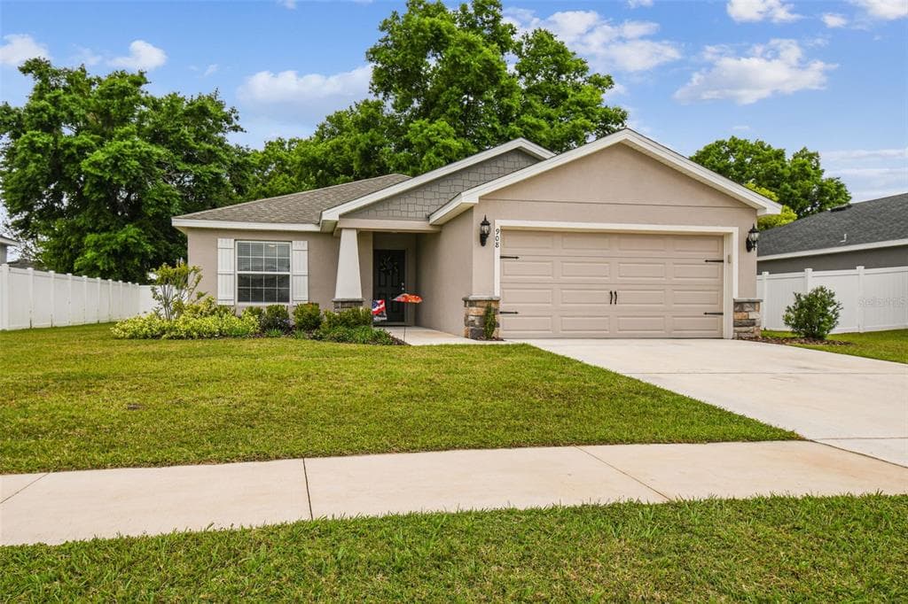 908 FIRST DRIVE EAGLE LAKE, FL 33839
