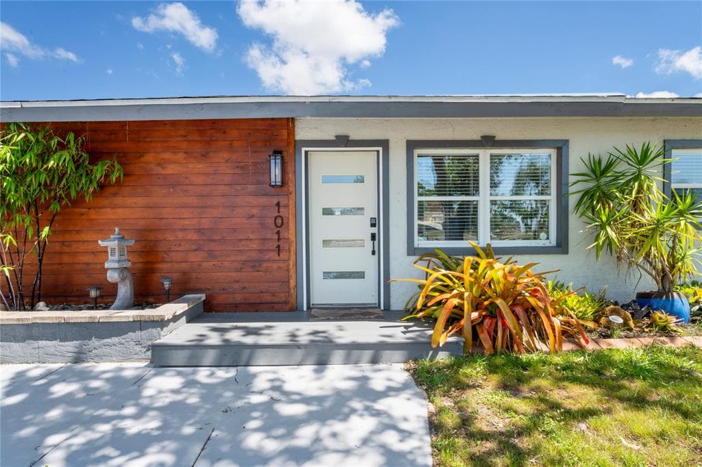 1011 DARTMOUTH DRIVE BRADENTON, FL 34207