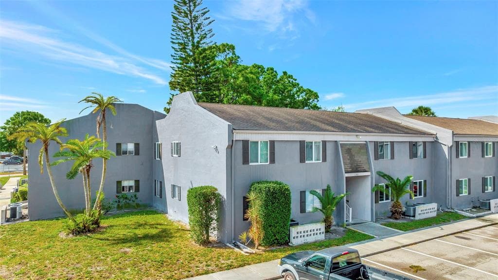 3810 CORTEZ DRIVE UNIT D TAMPA, FL 33614