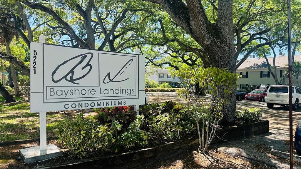 5221 BAYSHORE BOULEVARD UNIT 24