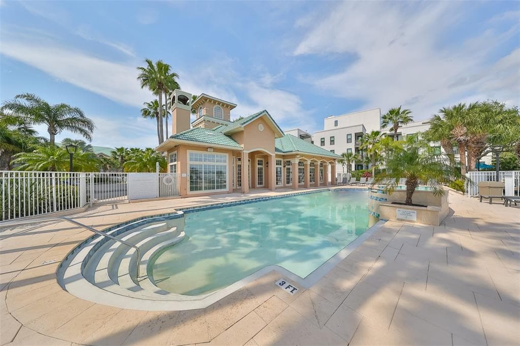1215 BAY CLUB CIRCLE UNIT 1215 TAMPA, FL 33607