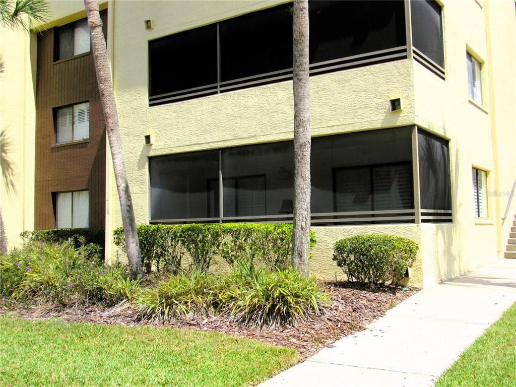 13602 S VILLAGE DRIVE UNIT 102 TAMPA, FL 33618