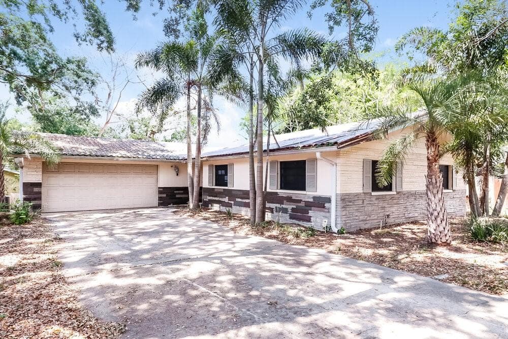2268 SNEAD AVENUE DUNEDIN, FL 34698