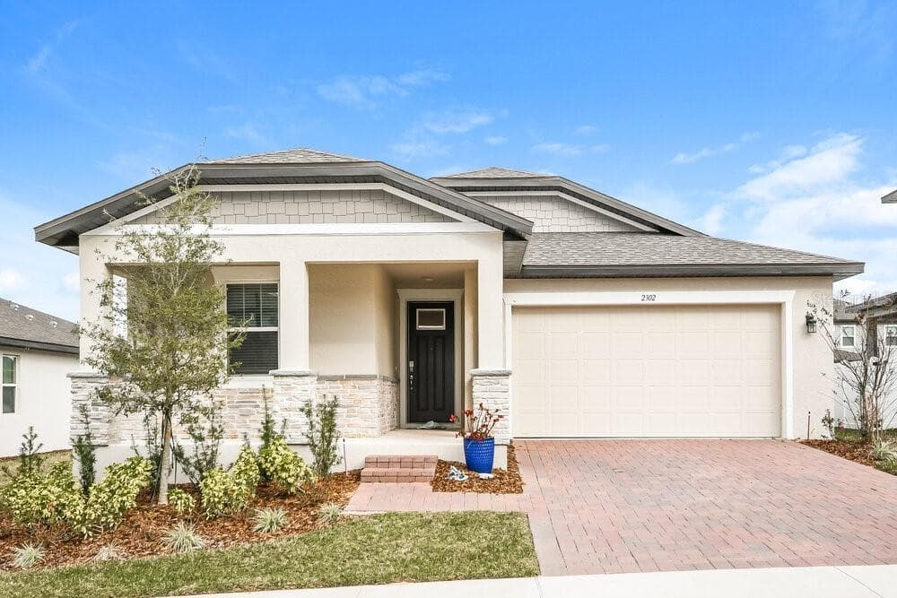 2302 RAVEN RIDGE ROAD MINNEOLA, FL 34715