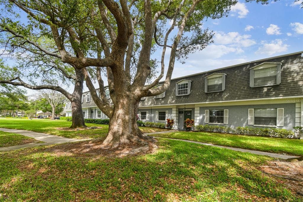 1705 BELLEAIR FOREST DRIVE UNIT A BELLEAIR, FL 33756