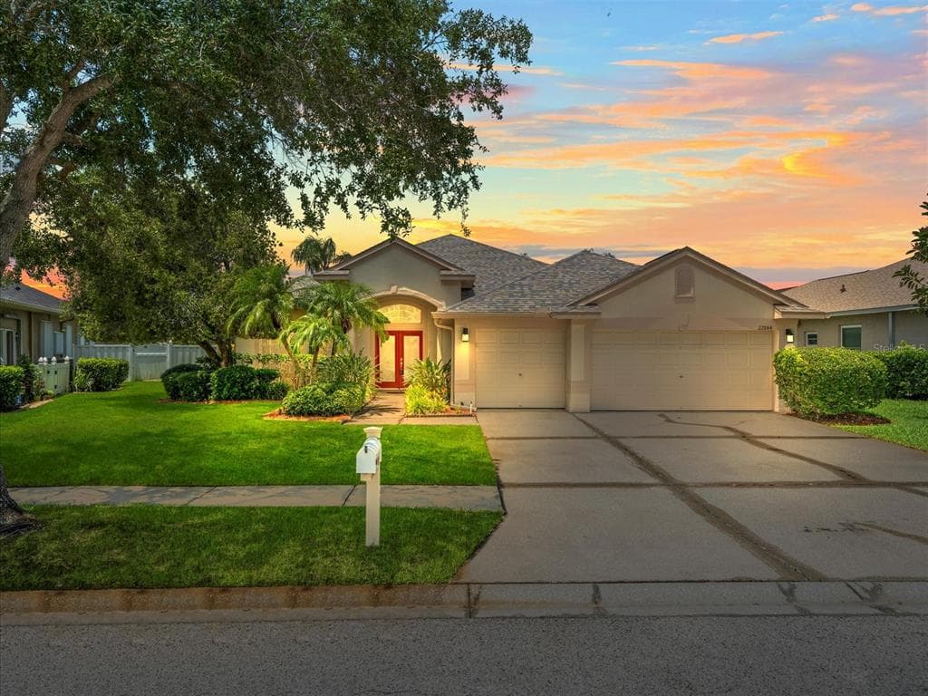 22844 BAY CEDAR DRIVE LAND O LAKES, FL 34639