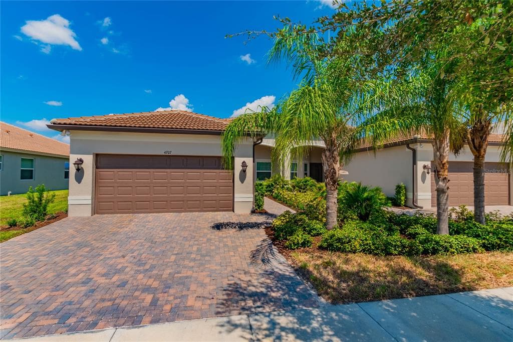 4707 AVILA LAKES DRIVE WIMAUMA, FL 33598
