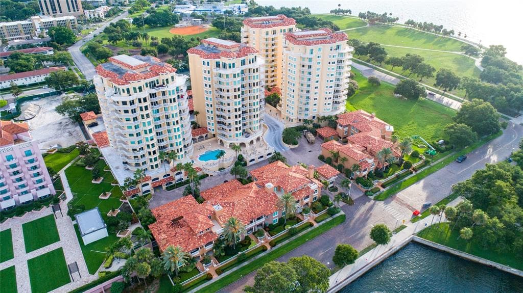 555 5TH AVENUE NE UNIT 1022 ST PETERSBURG, FL 33701