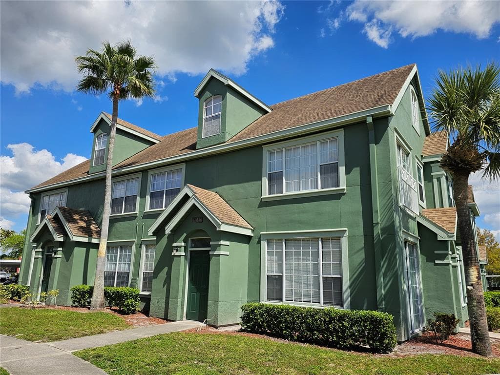 10516 WHITE LAKE COURT UNIT 10516 TAMPA, FL 33626
