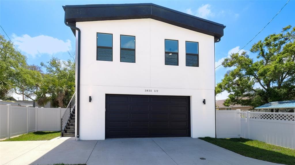 3835 2ND AVENUE N UNIT B ST PETERSBURG, FL 33713