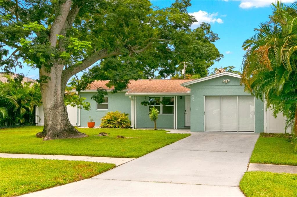 1835 OREGON AVENUE NE ST PETERSBURG, FL 33703